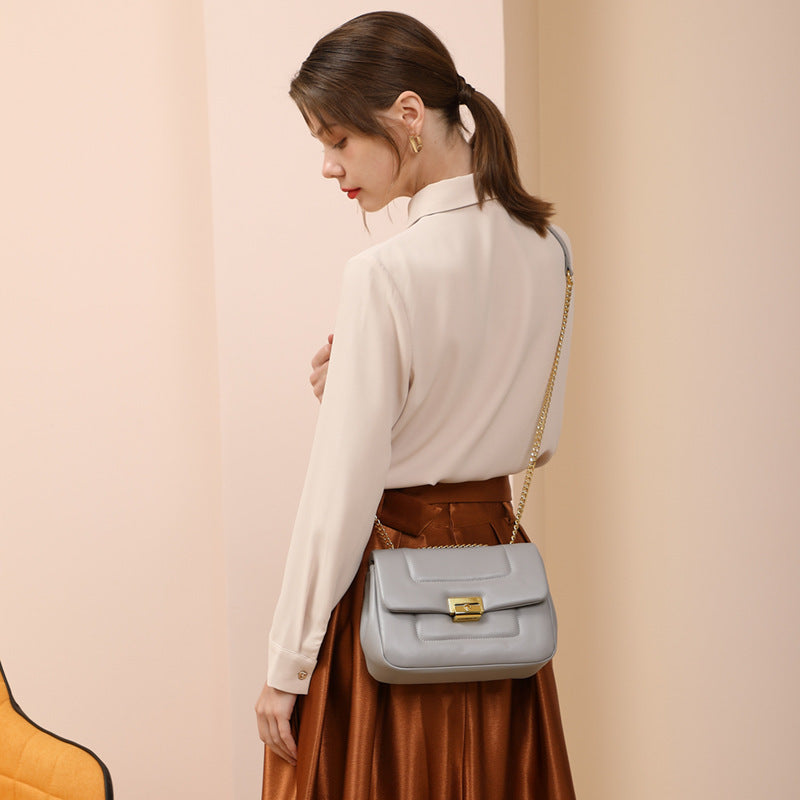 Bolsa Feminina Transversal em Couro – Design Retrô com Tampa Elegante