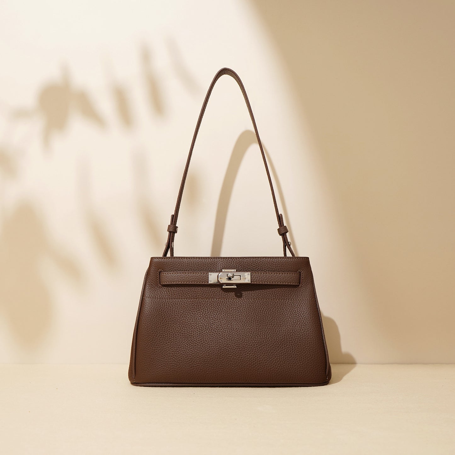 Bolsa Feminina em Couro com Fecho Vintage – Design Underarm & Crossbody