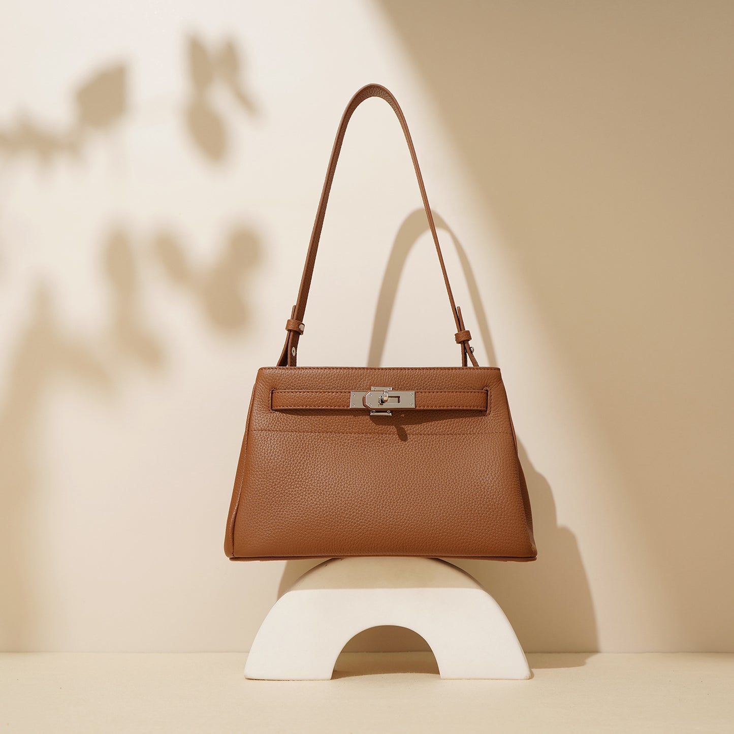 Bolsa Feminina em Couro com Fecho Vintage – Design Underarm & Crossbody
