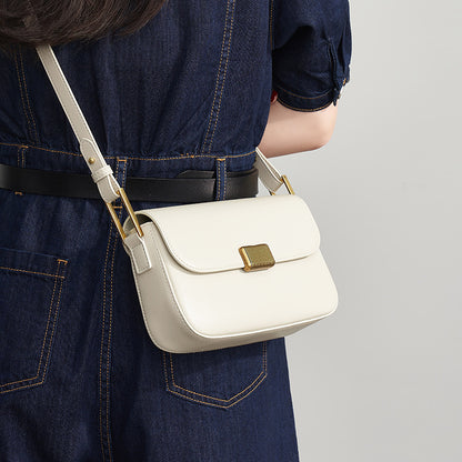 Bolsa Transversal Feminina em Couro com Alça de Ombro