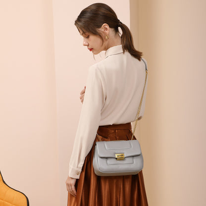 Bolsa Feminina Transversal em Couro – Design Retrô com Tampa Elegante