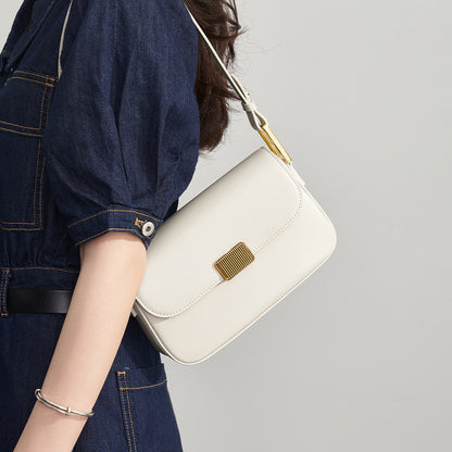 Bolsa Transversal Feminina em Couro com Alça de Ombro