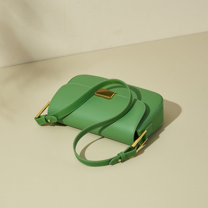 Bolsa Transversal Feminina em Couro com Alça de Ombro
