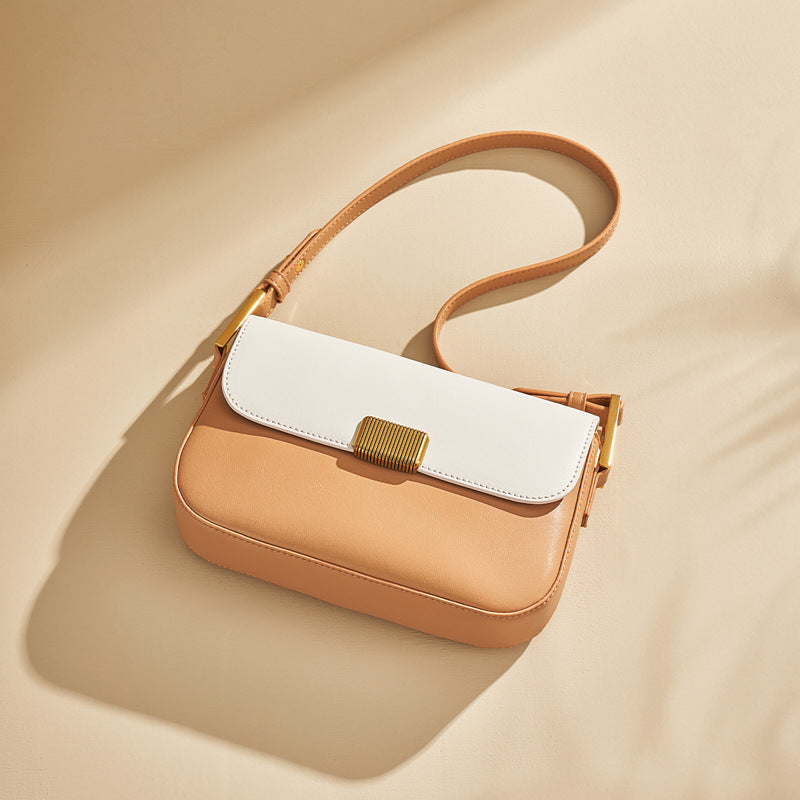 Bolsa Transversal Feminina em Couro com Alça de Ombro