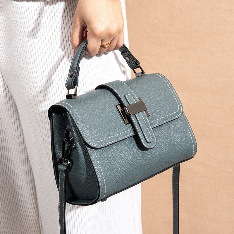 Bolsa Transversal Feminina em Couro – Elegância Versátil e Design Atemporal